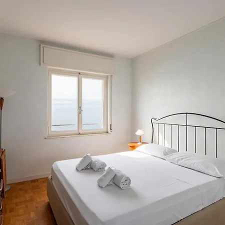 Mediterranean - With Sea View Apartman *